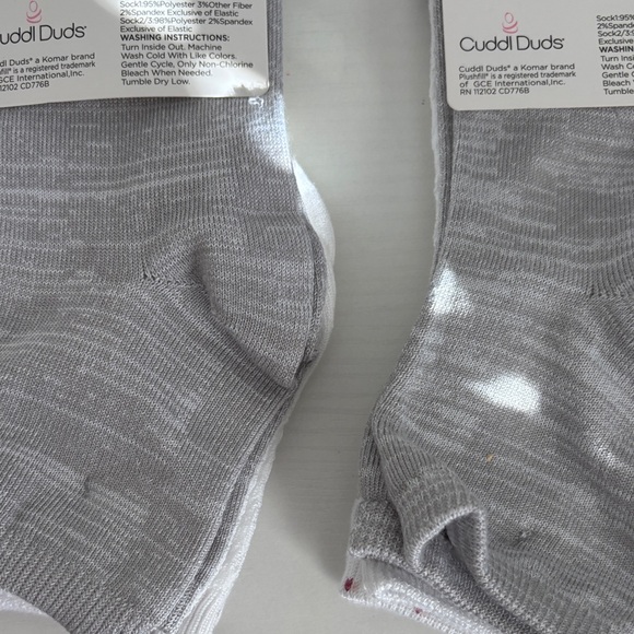 BOGO 3 pack Cuddl Duds White Socks with Red Accents - Picture 4 of 4